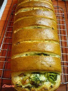 Brokkolis-sajtos kenyér